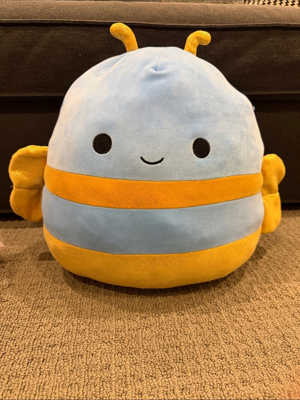 Squishmallow queen bee (adopt me) plush